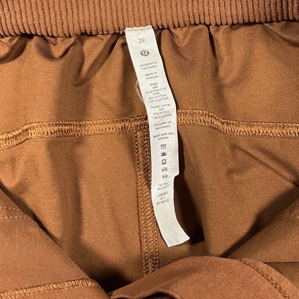 Lululemon Light Utilitech Cargo Pocket High Rise Pants Size 29 Roasted Brown - Picture 3 of 16